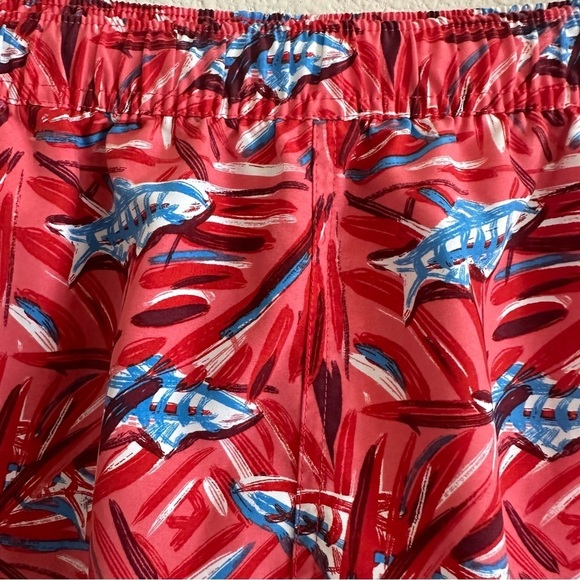 Vineyard Vines Red Blue Batik Shark Print Swim Trunks Shorts Mens Size XL - Picture 2 of 12